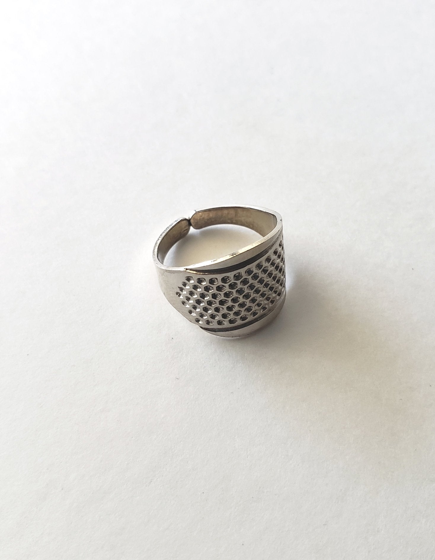 Clover Adjustable Ring Thimble